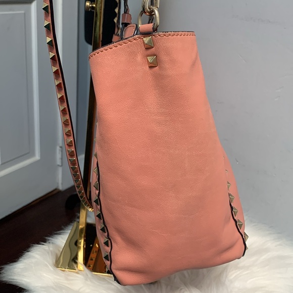 ❌SOLD❌Authentic Valentino Garavani pink leather Rockstud leather purse - Picture 6 of 17